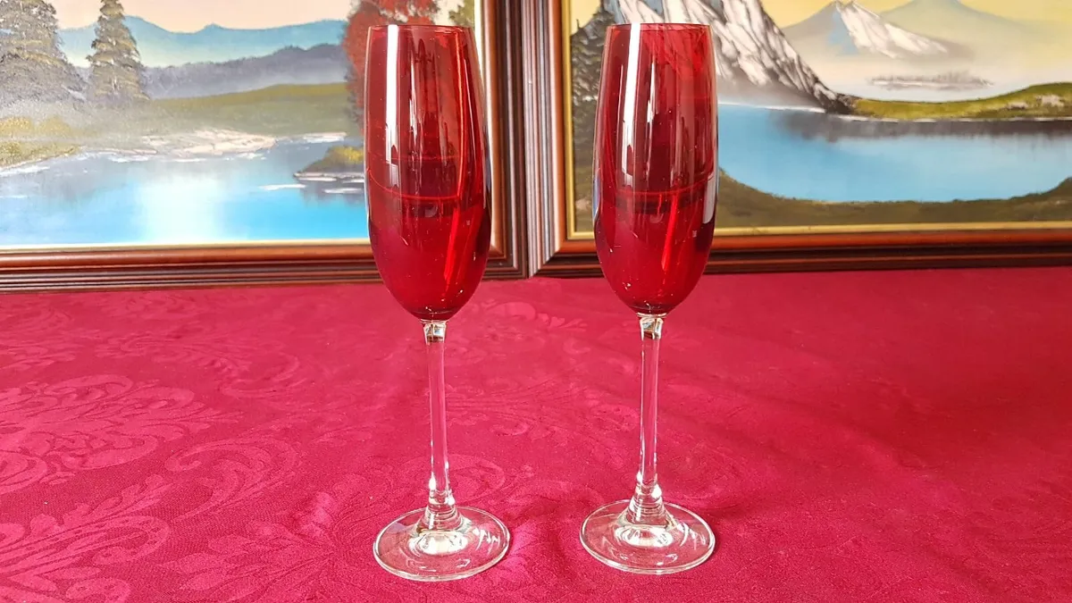 Pair Of Ruby Red Stemmed Toasting Champagne Flutes - Image 3