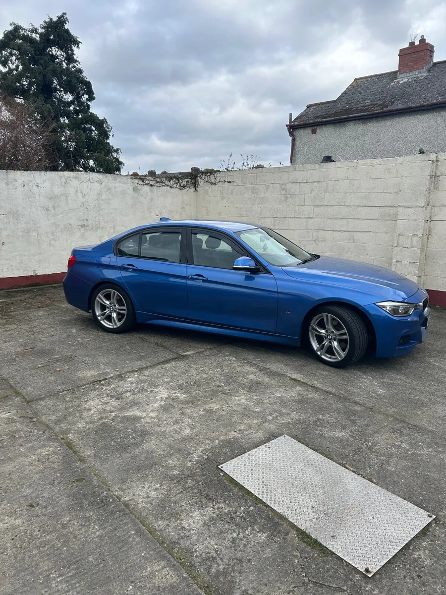 BMW 3-Series 2018 - Image 4