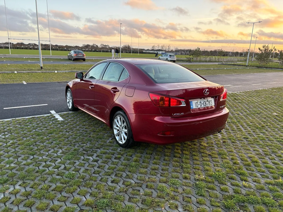 Lexus IS 220D - Image 4