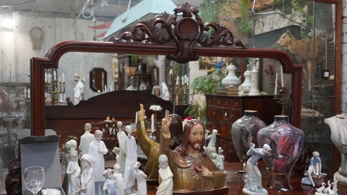 Antique Victorian Mahogany Sideboard with Mirror c.1850 - Image 4