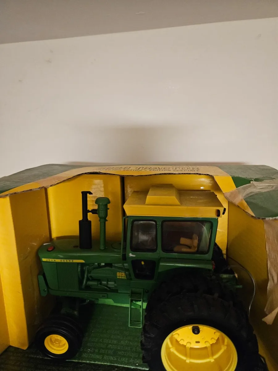 Britains ERTL John Deere 6030 Tractor 1:16 - Image 2