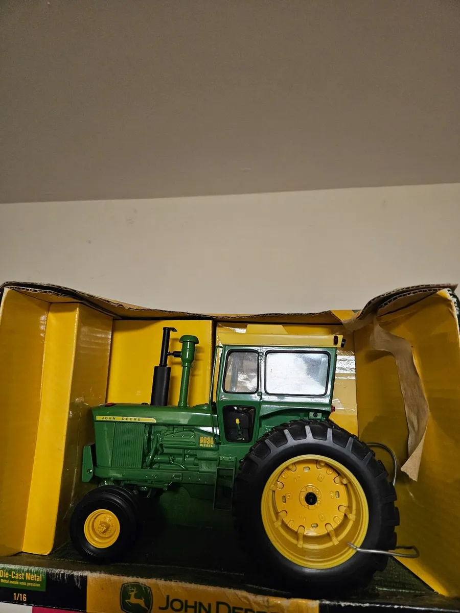 Britains ERTL John Deere 6030 Tractor 1:16 - Image 3