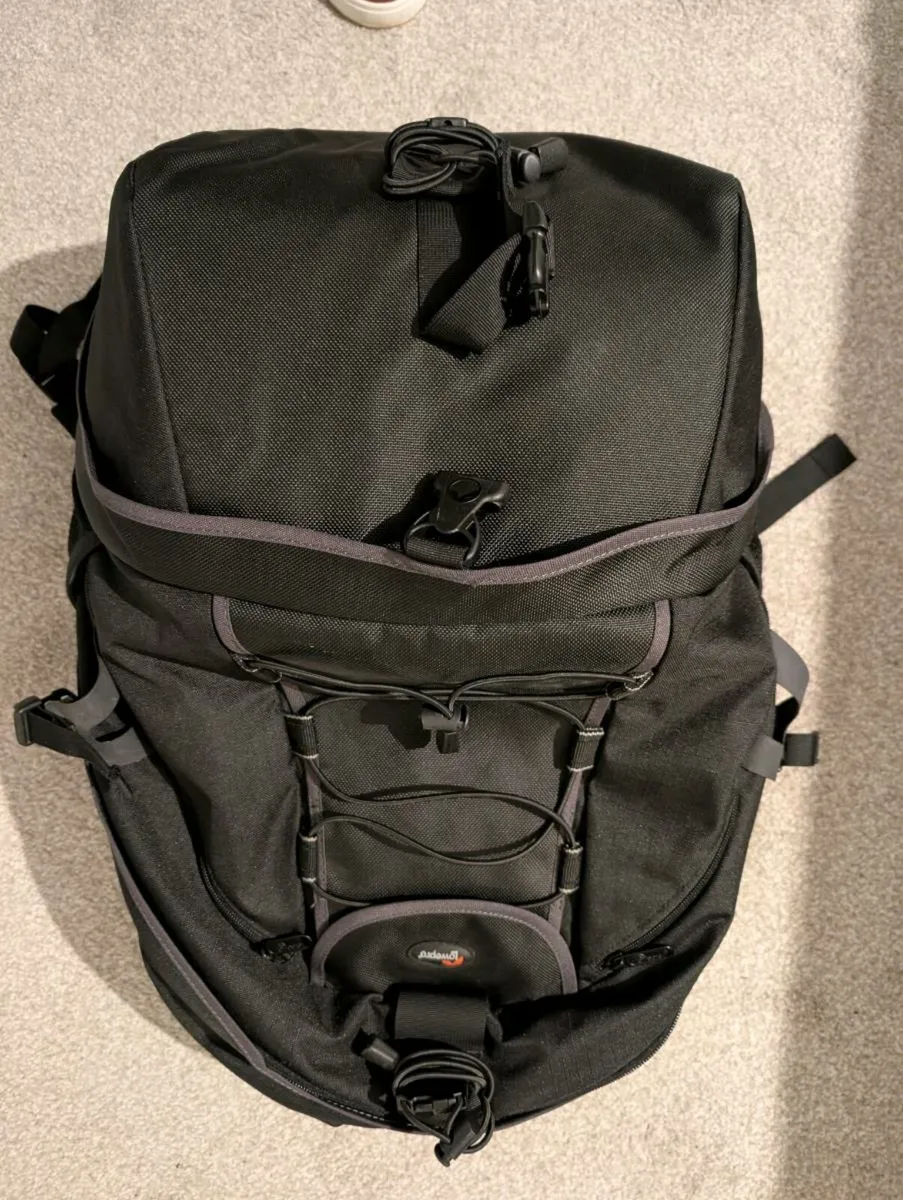 Lowepro camera bag backpack - Image 1
