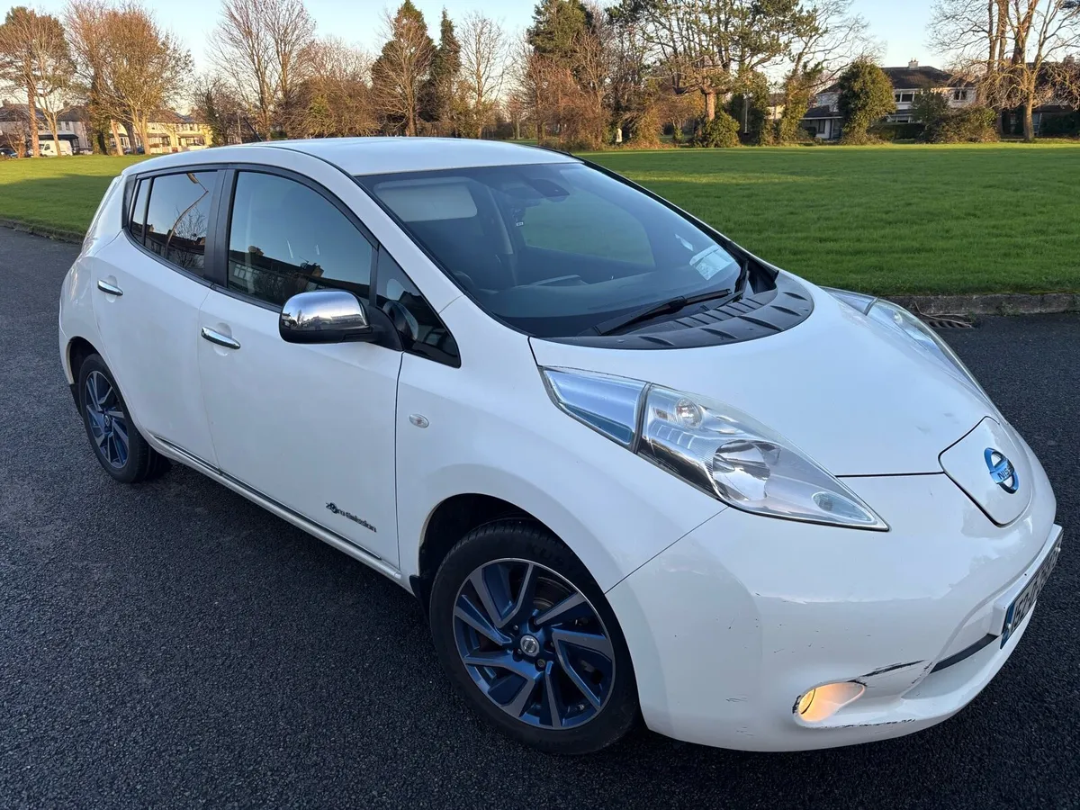 151 NISSAN LEAF - Image 1