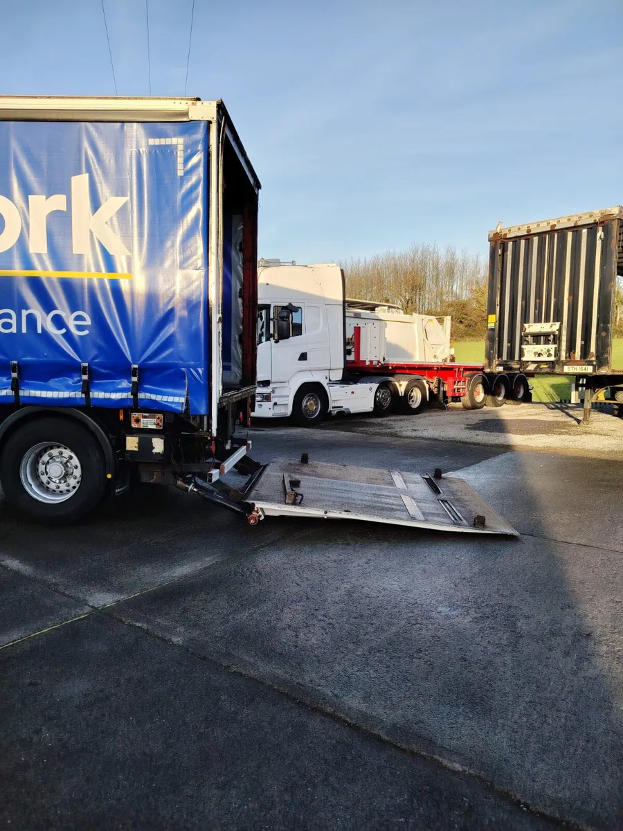 Montracon 30 Foot Urban Curtainsider Trailer - Image 3