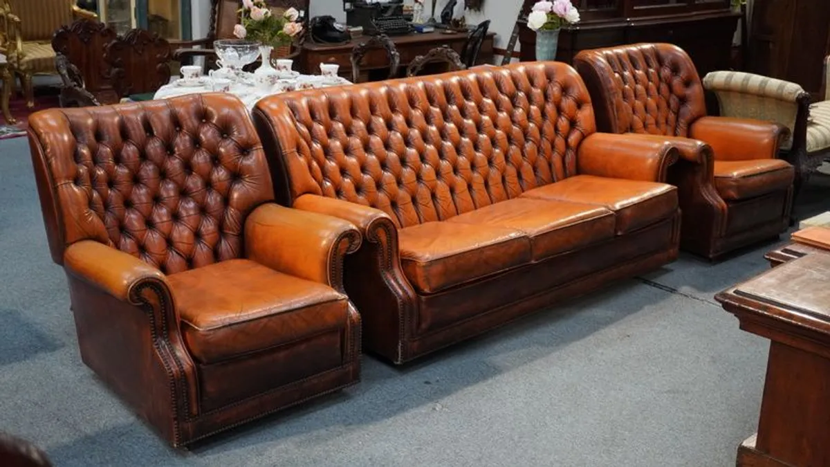 Vintage Chesterfield-Style Leather Suite - Image 1