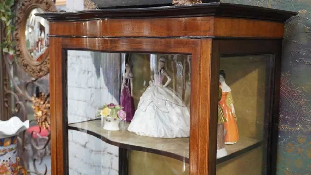 Antique Mahogany Display Cabinet - Image 4