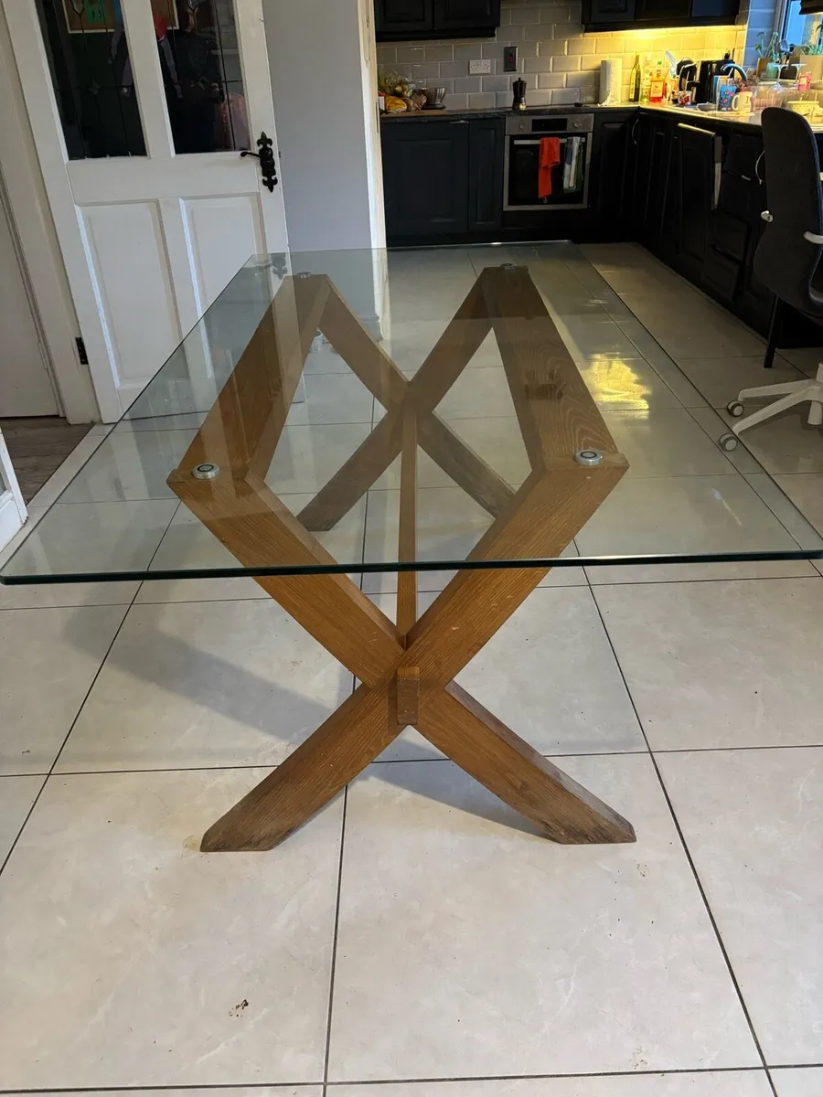 Kitchen/dinning table - Image 3