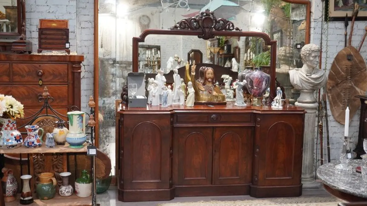 Antique Victorian Mahogany Sideboard with Mirror c.1850 - Image 2