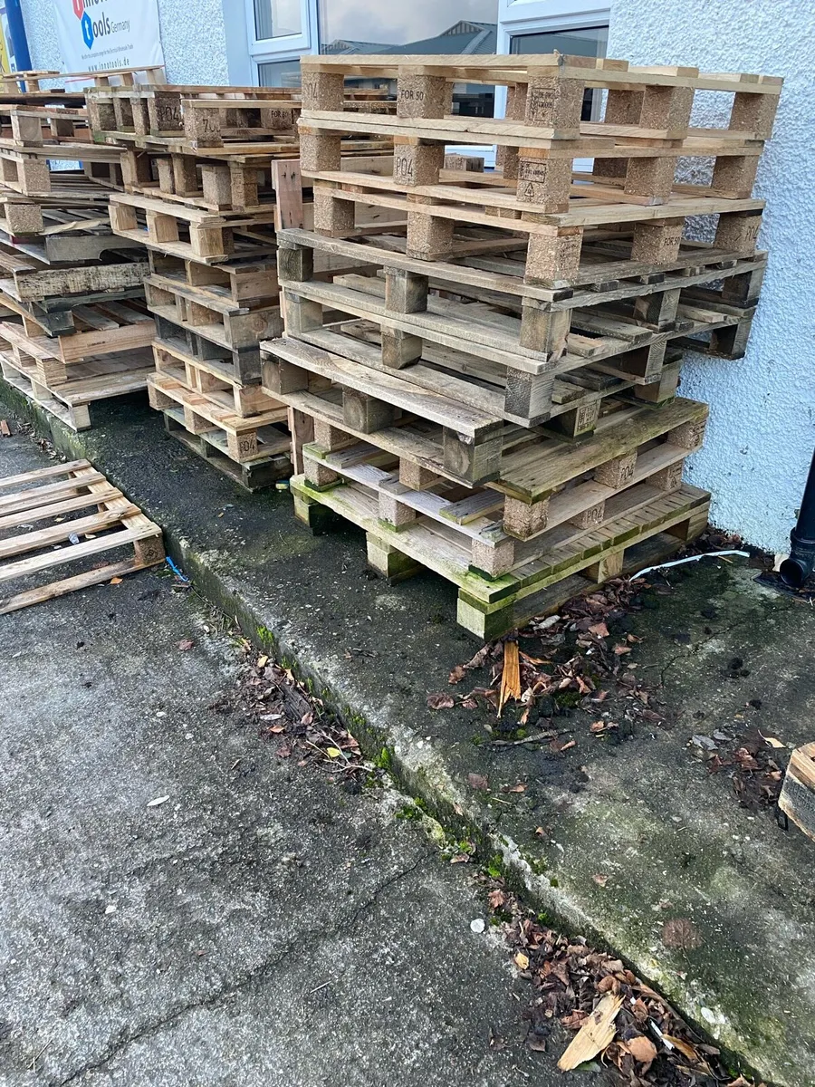 Scrap palllets Firewood/Kindling.