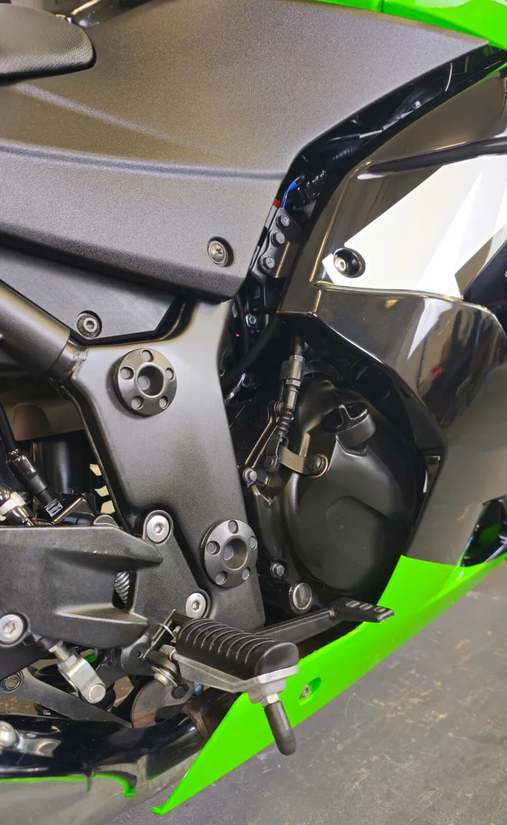 2010 Kawasaki Ninja 250R - Image 3