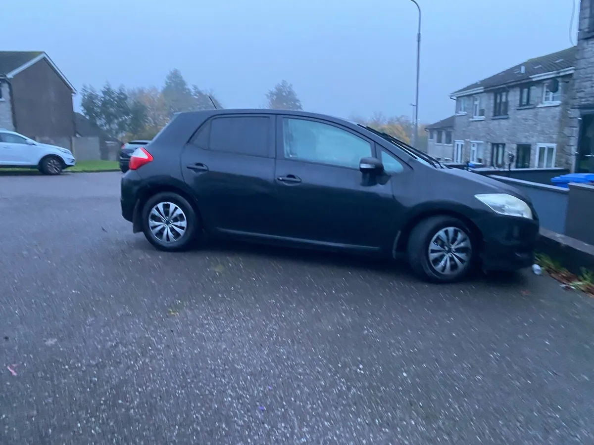 2011 Toyota Auris TERRA - Image 3