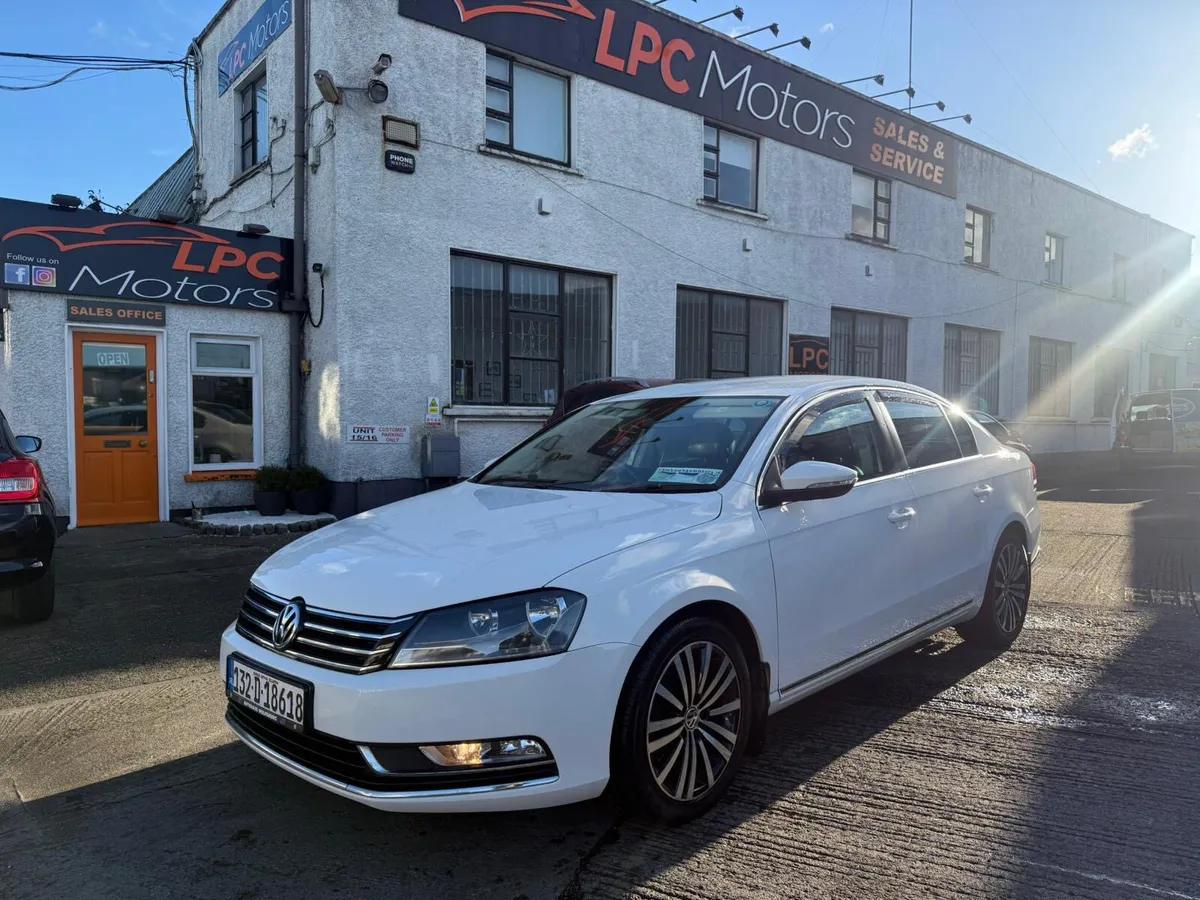 Volkswagen Passat 2013 - Image 2