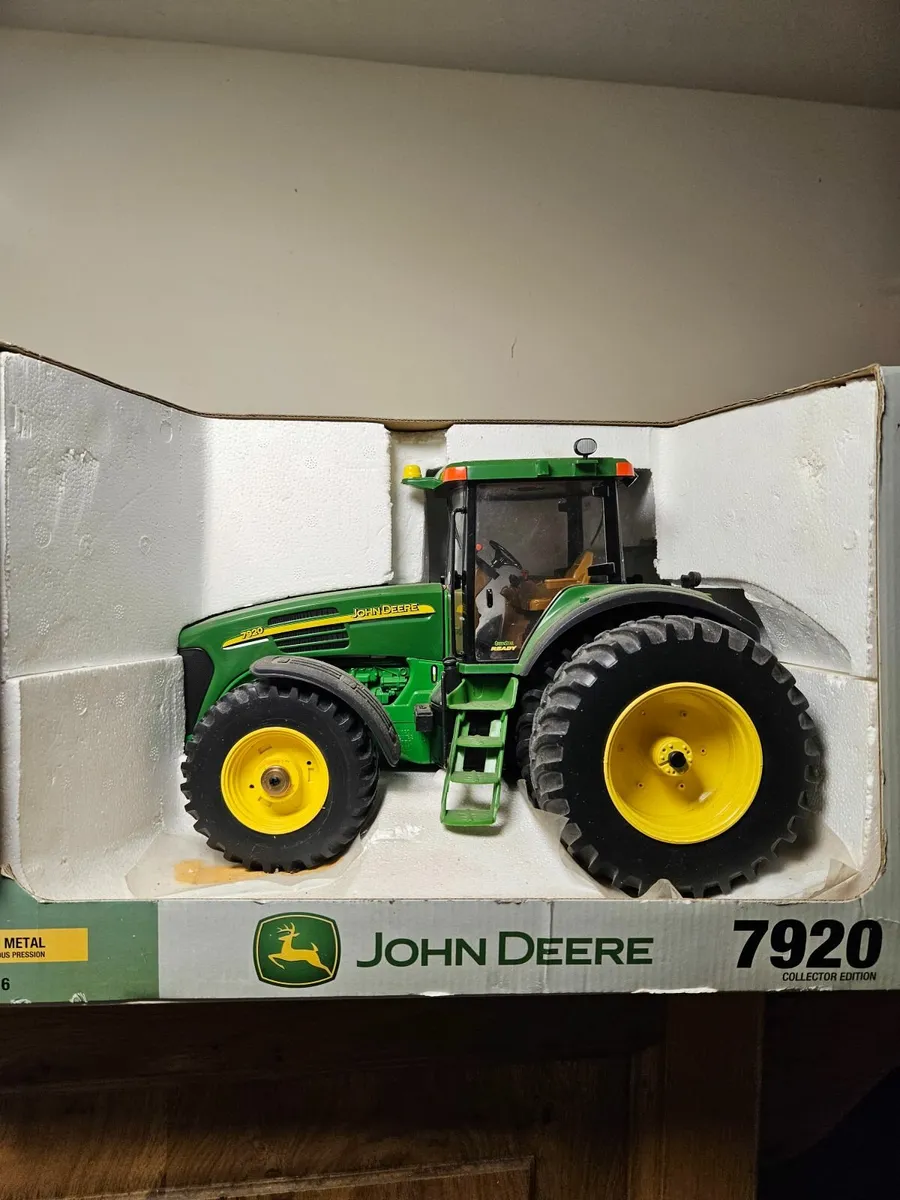 Britains ERTL John Deere 7920 1:16 Tractor - Image 2