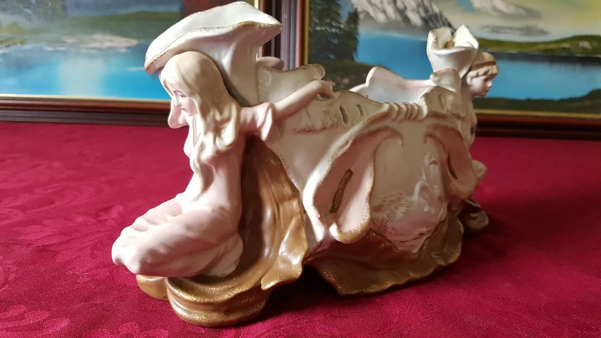 Antique Ernst Wahliss Depose TurnWien Austria Vase - Image 3