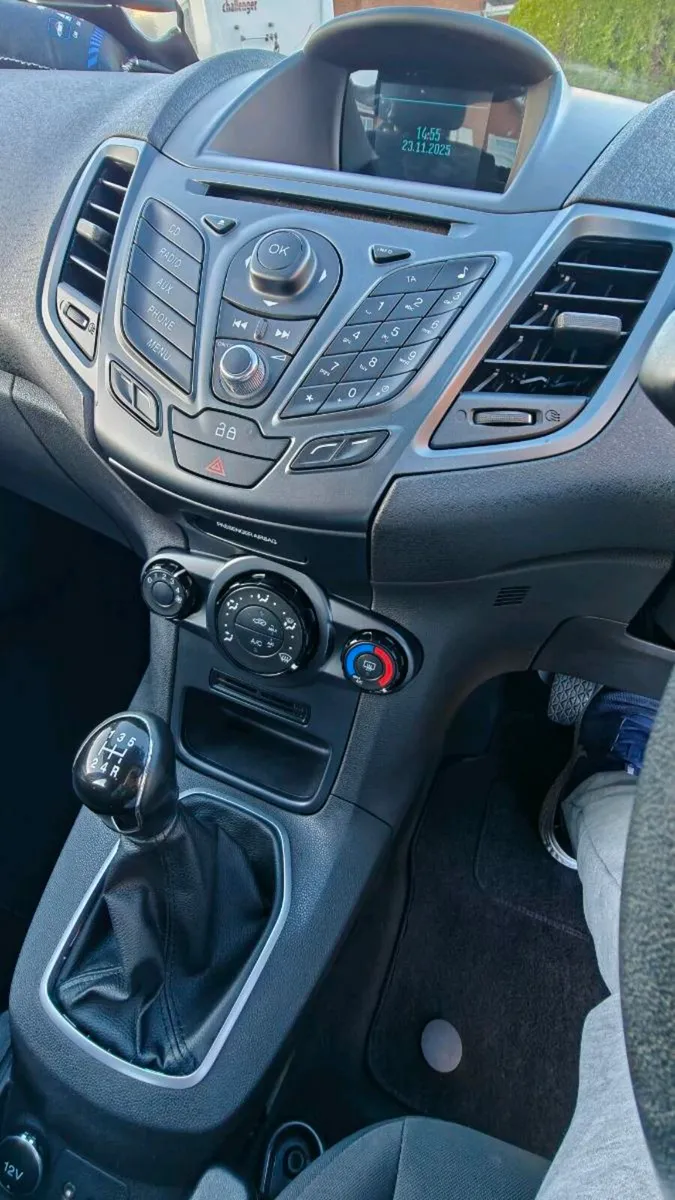 2015 Ford Fiesta 1.25 Litre Zetec Petrol - Image 2