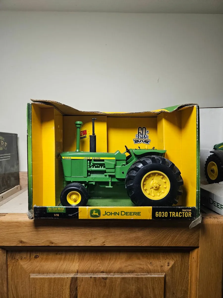 Britains ERTL John Deere 6030 1:16 Tractor - Image 1
