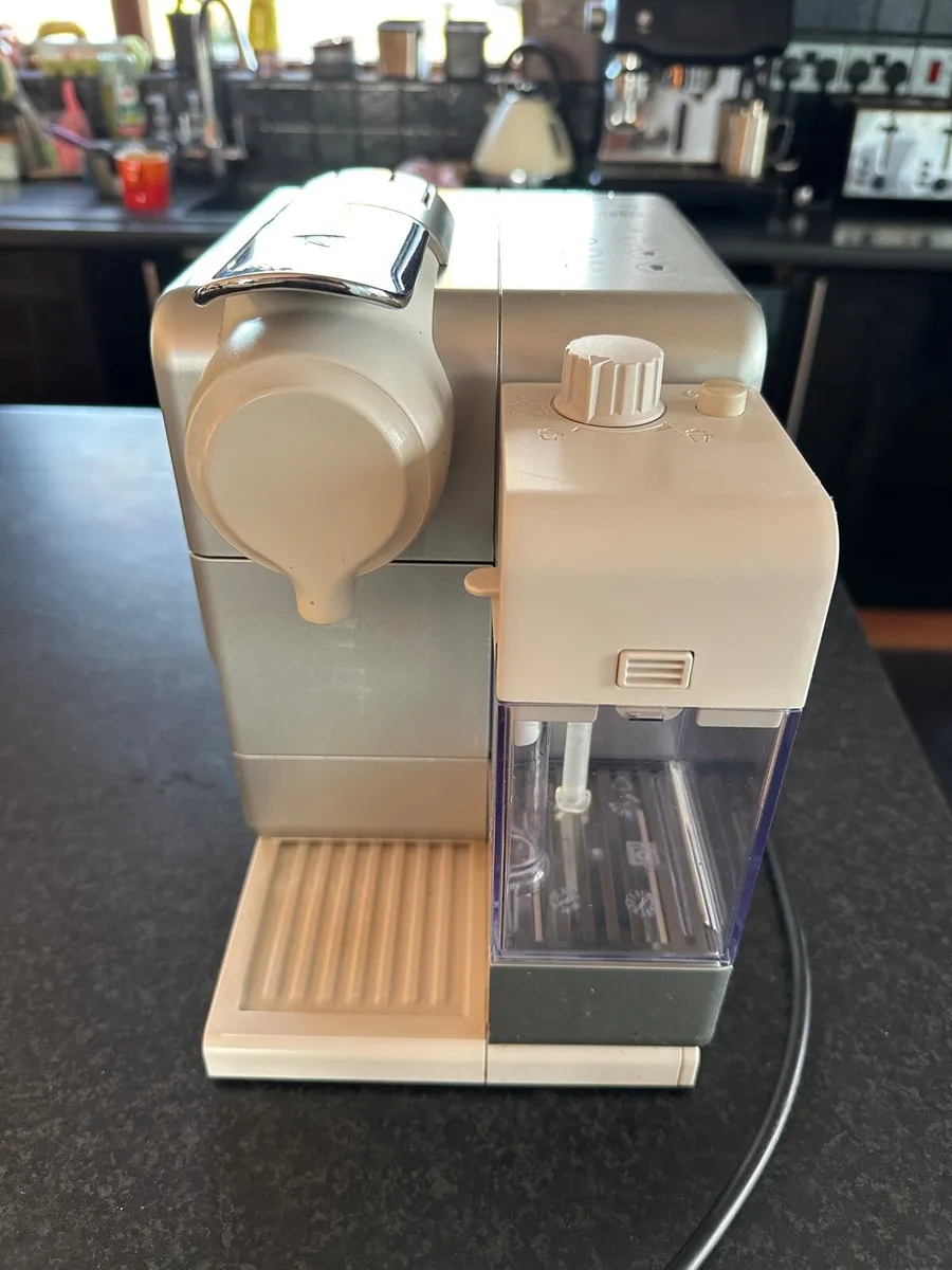 Nespresso DeLonghi Lattissma - Image 1
