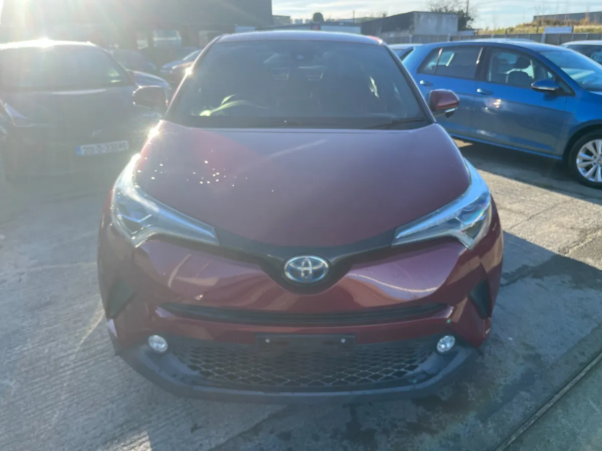 TOYOTA C-HR 2018, 1.8 HYBRID AUTO *JUST 12,000KM* - Image 2