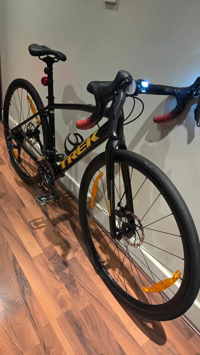 Trek Domane 2 disc road bike - Image 3