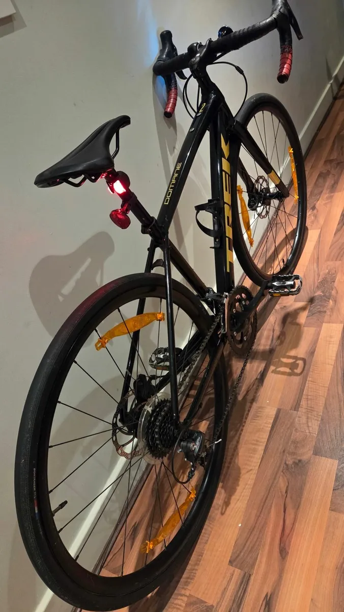 Trek Domane 2 disc road bike - Image 4