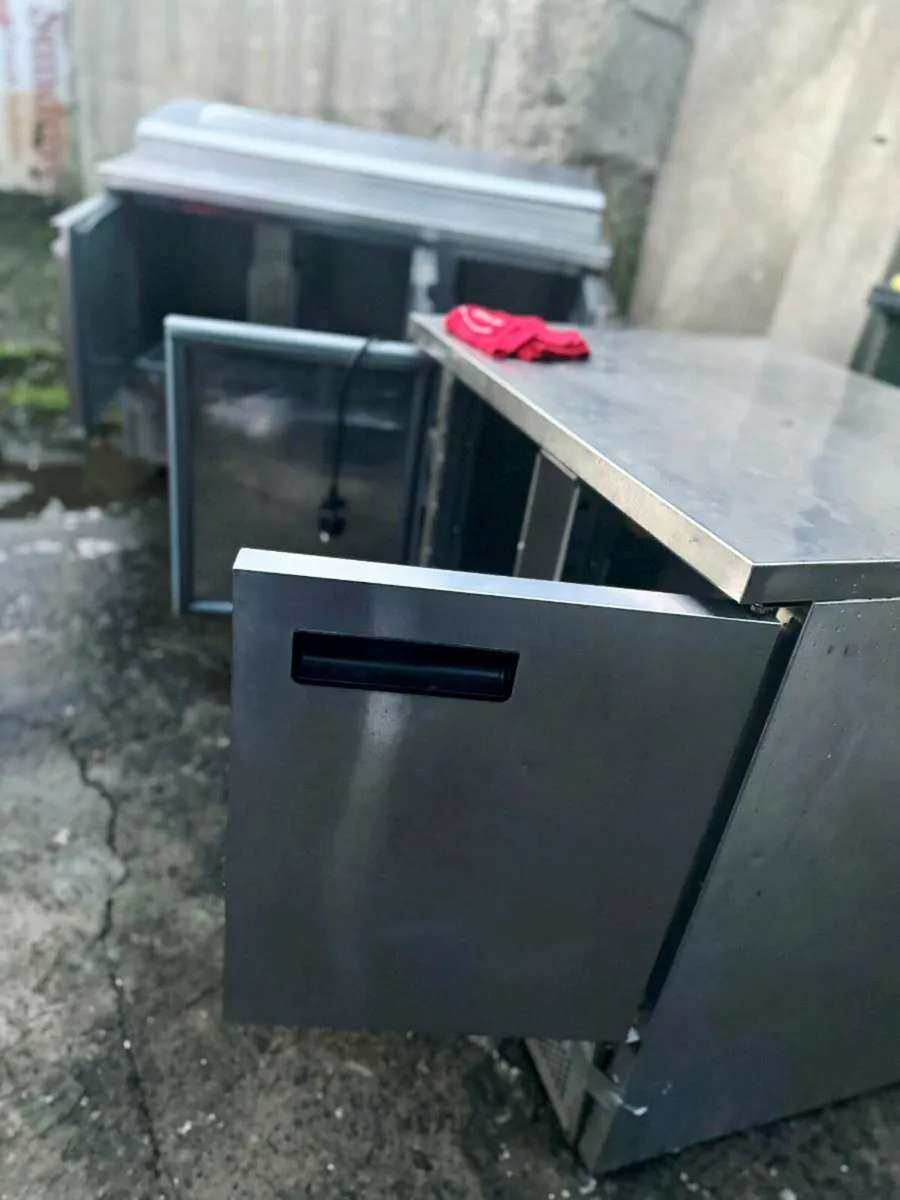 Heavy-Duty Double Door Prep/Undercounter Refrigera - Image 4