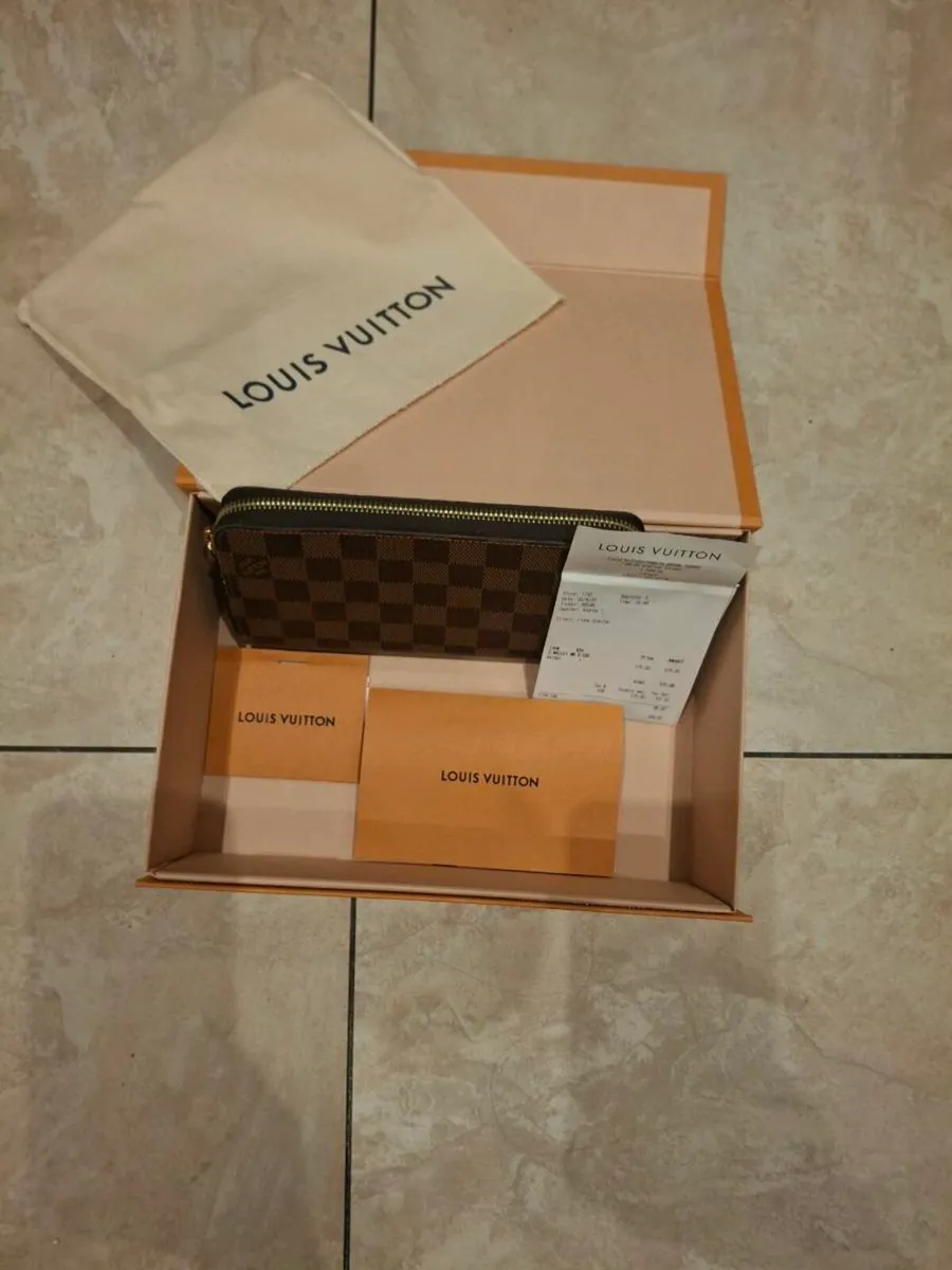 Louis Vuitton Wallet - Image 2