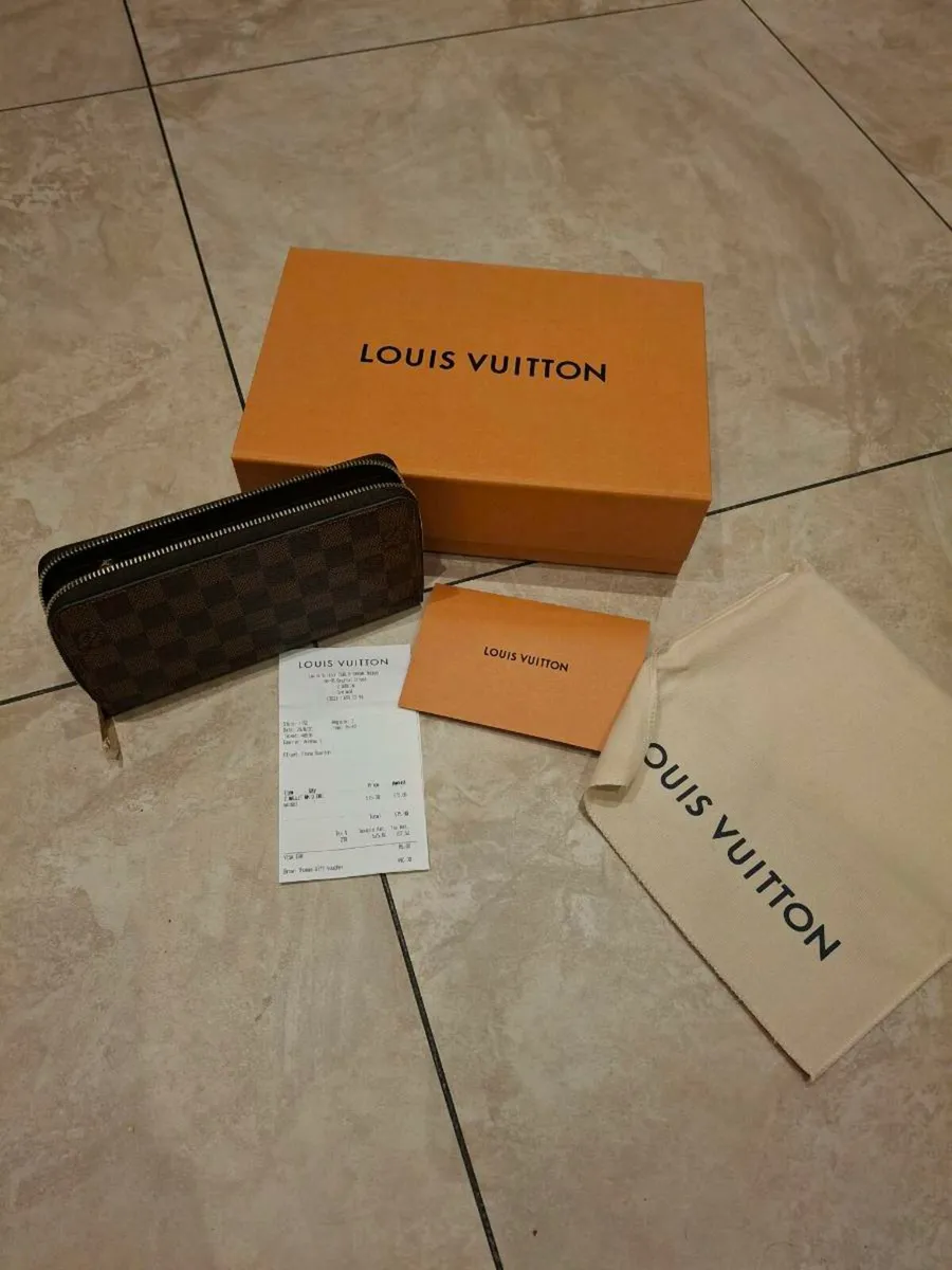 Louis Vuitton Wallet - Image 1