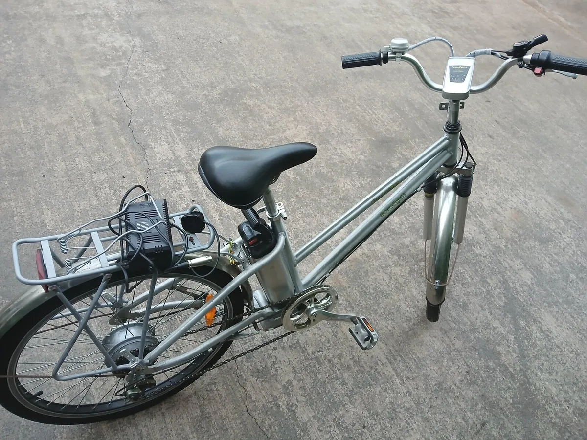 Ladies electric Bicycle - Image 3