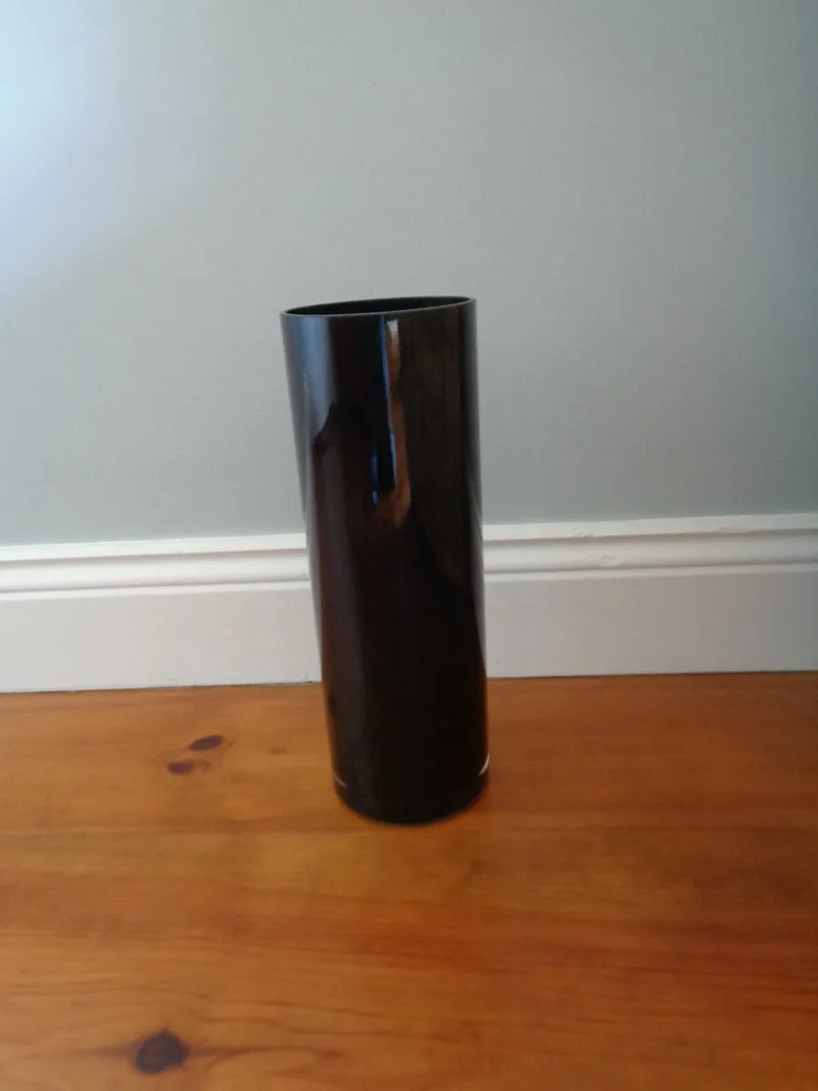 Black Glass Vase for Sale - Image 2