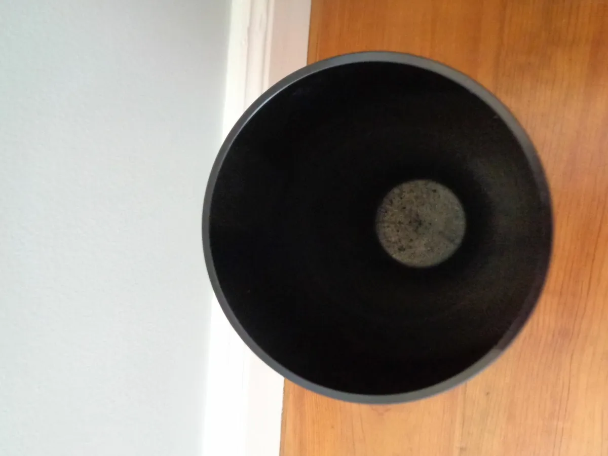 Black Glass Vase for Sale - Image 3