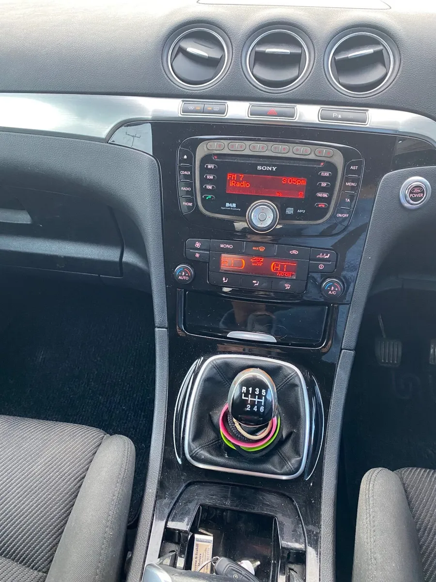 Ford Galaxy (Titanium) - Image 4