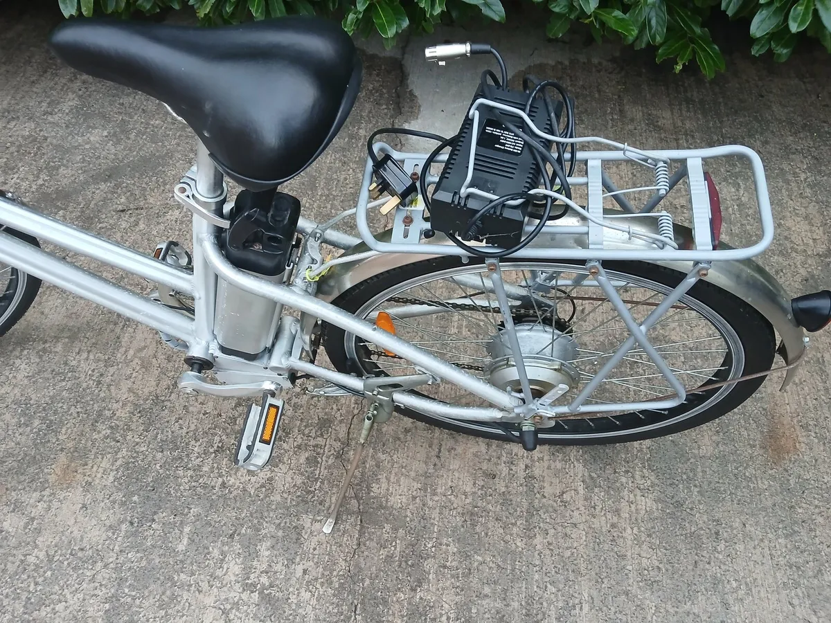 Ladies electric Bicycle - Image 4