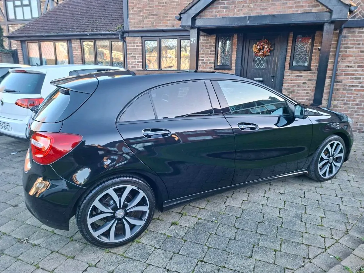 MERCEDES A180 1.6 PETROL AUTOMATIC 2015 SUPERB - Image 3