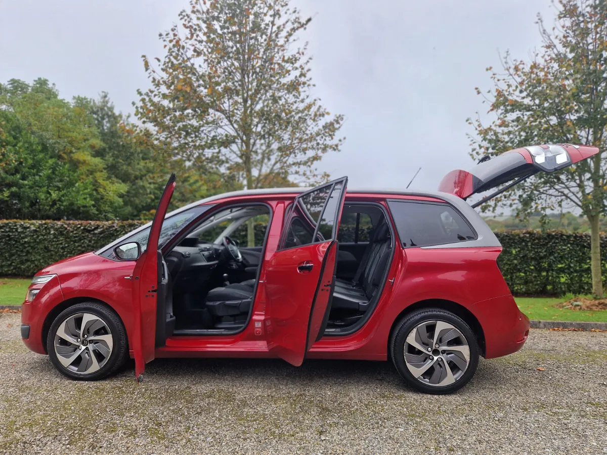 GRAND PICASSO 2 LTR, 2 YR WARRANTY, VERY HIGH SPEC - Image 2