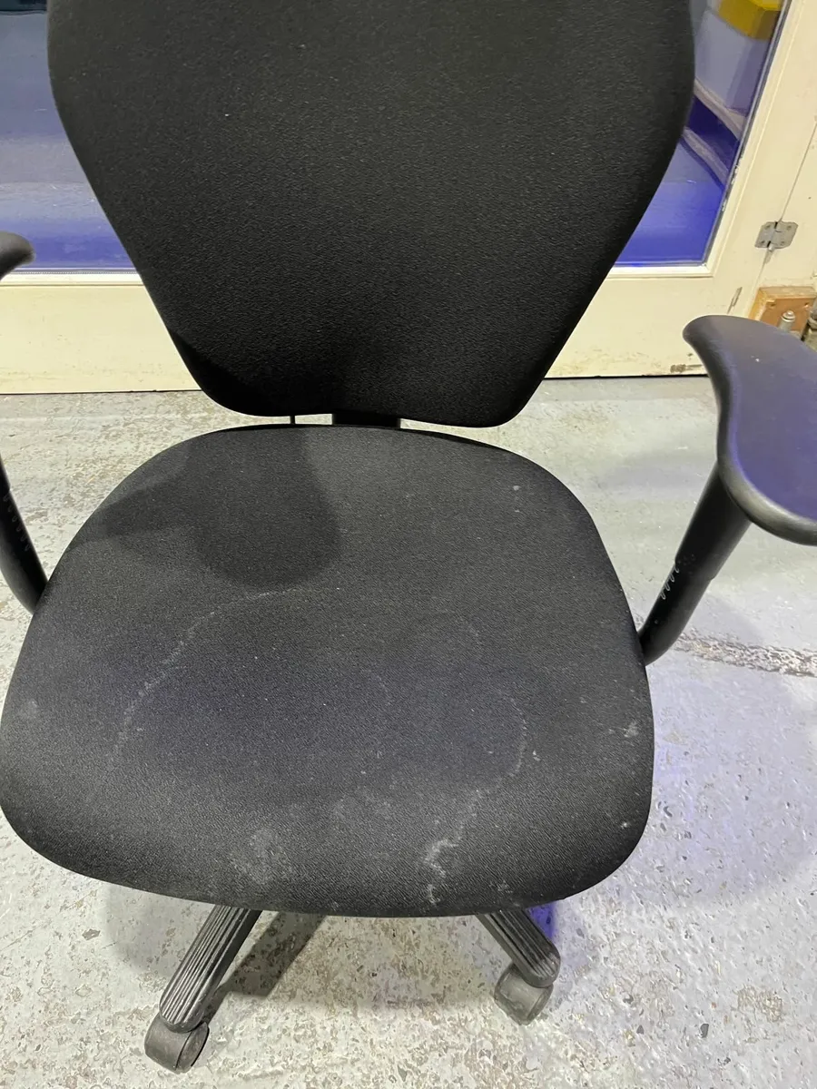 Office chair - Image 2