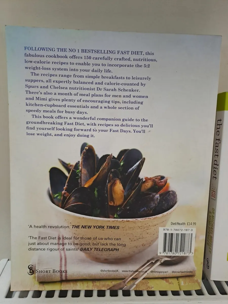 The Fast Diet and 800 book and recipes - Image 2