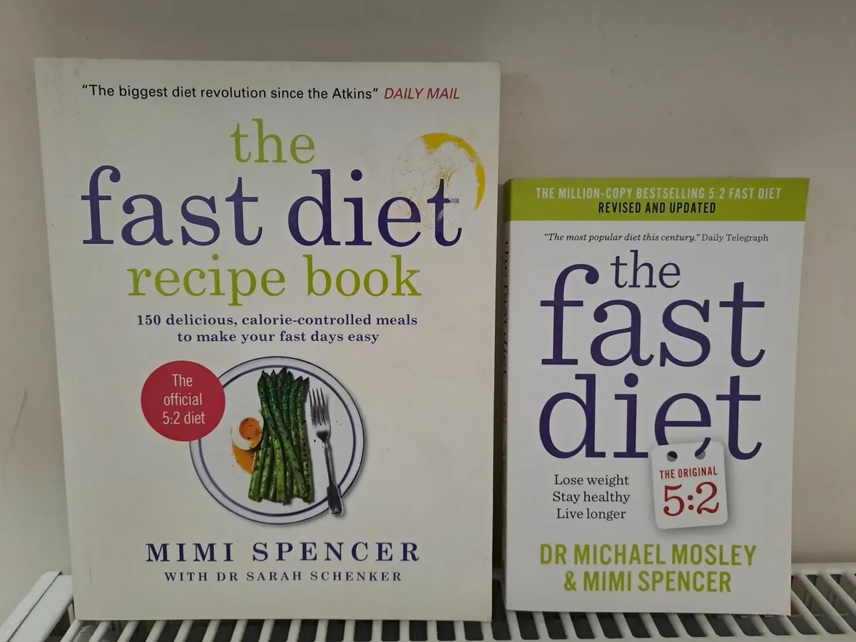 The Fast Diet and 800 book and recipes - Image 4