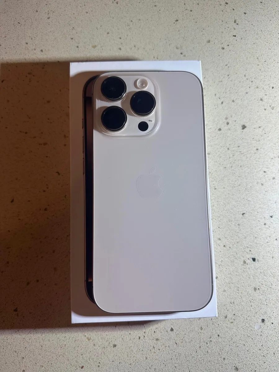 iPhone 16 Pro - Image 2