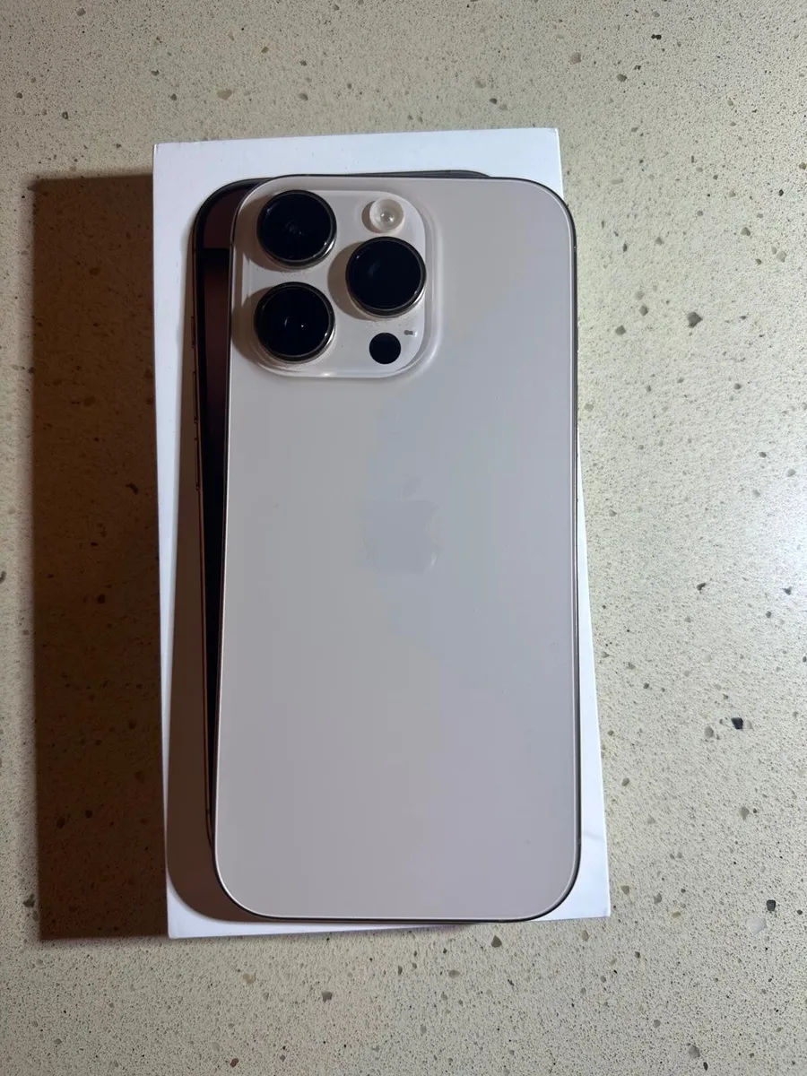 iPhone 16 Pro - Image 4