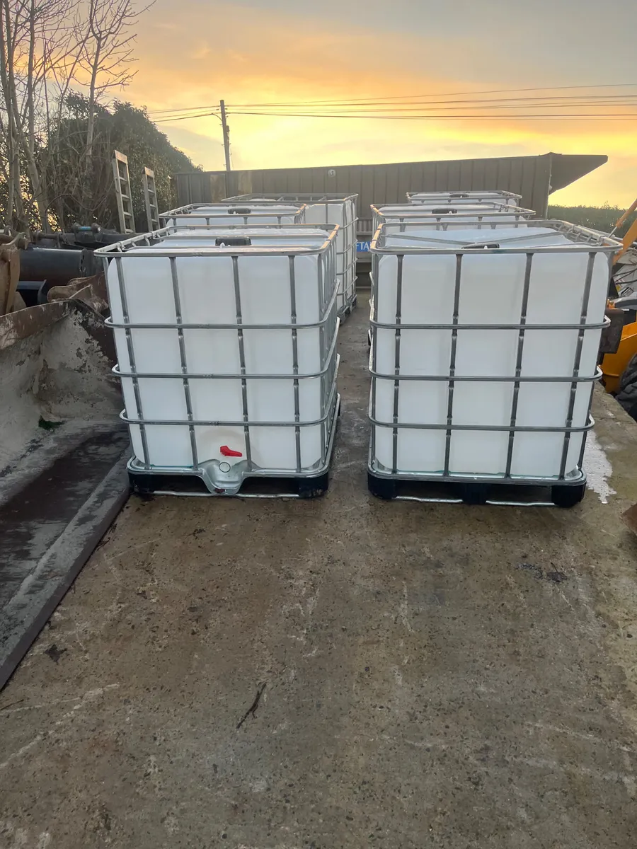 1000 litres cube - Image 1