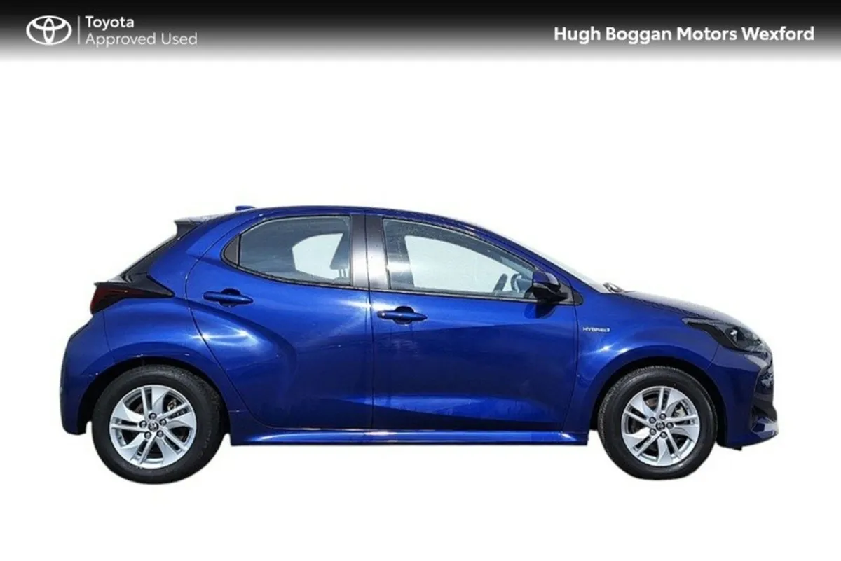Toyota Yaris HYBRID LUNA 6 YEARS WARRANTY AVAILABL - Image 3