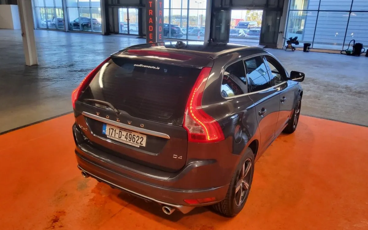 Volvo XC60 D4 (190hp) FWD R-Design SE Geartronic - Image 3