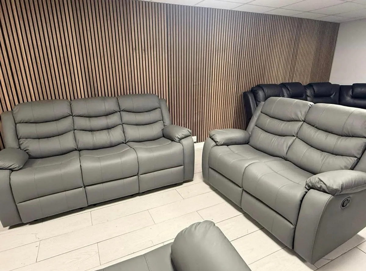 Sorrento 3+2 Seater Leather Recliner Sofa Set - Image 3