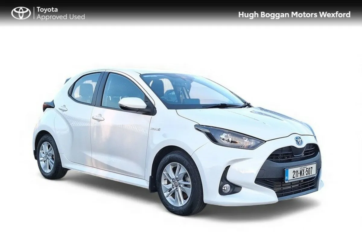 Toyota Yaris HYBRID LUNA ONLY 15000 KMS!! - Image 1