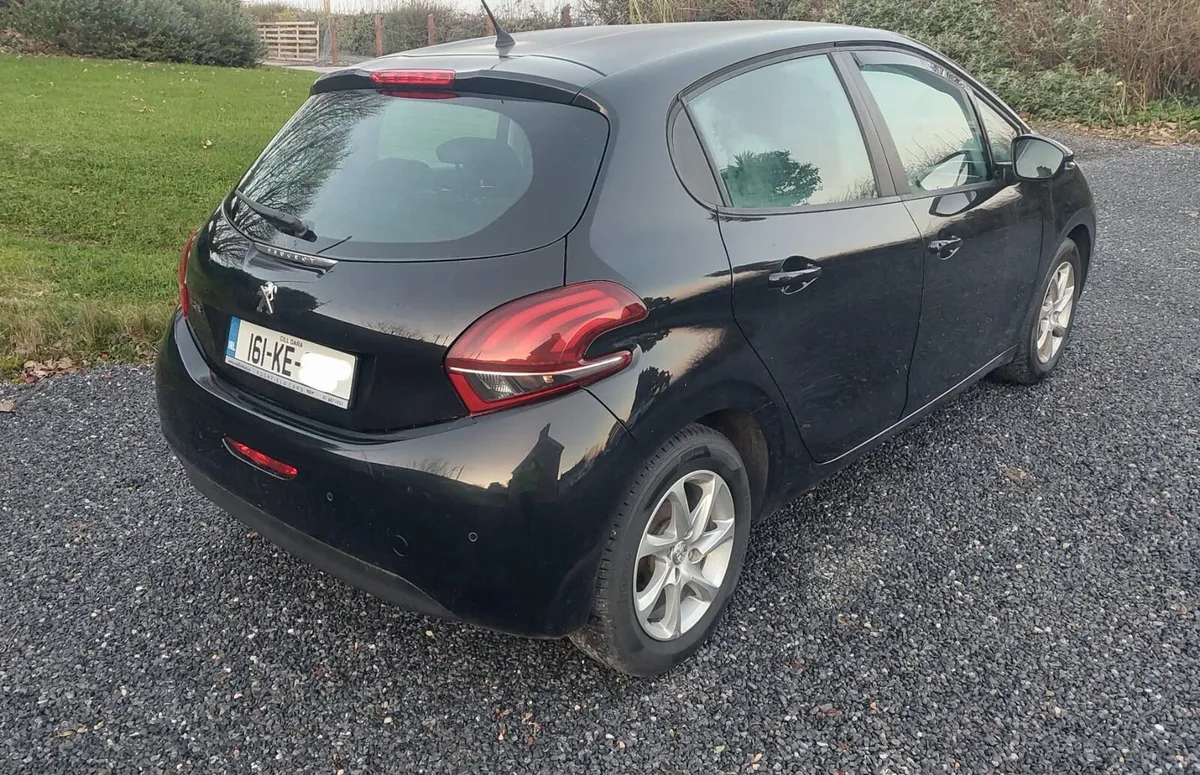 161 Peugeot 208 - Image 2