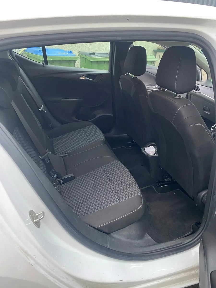 Vauxhall Astra - Image 4