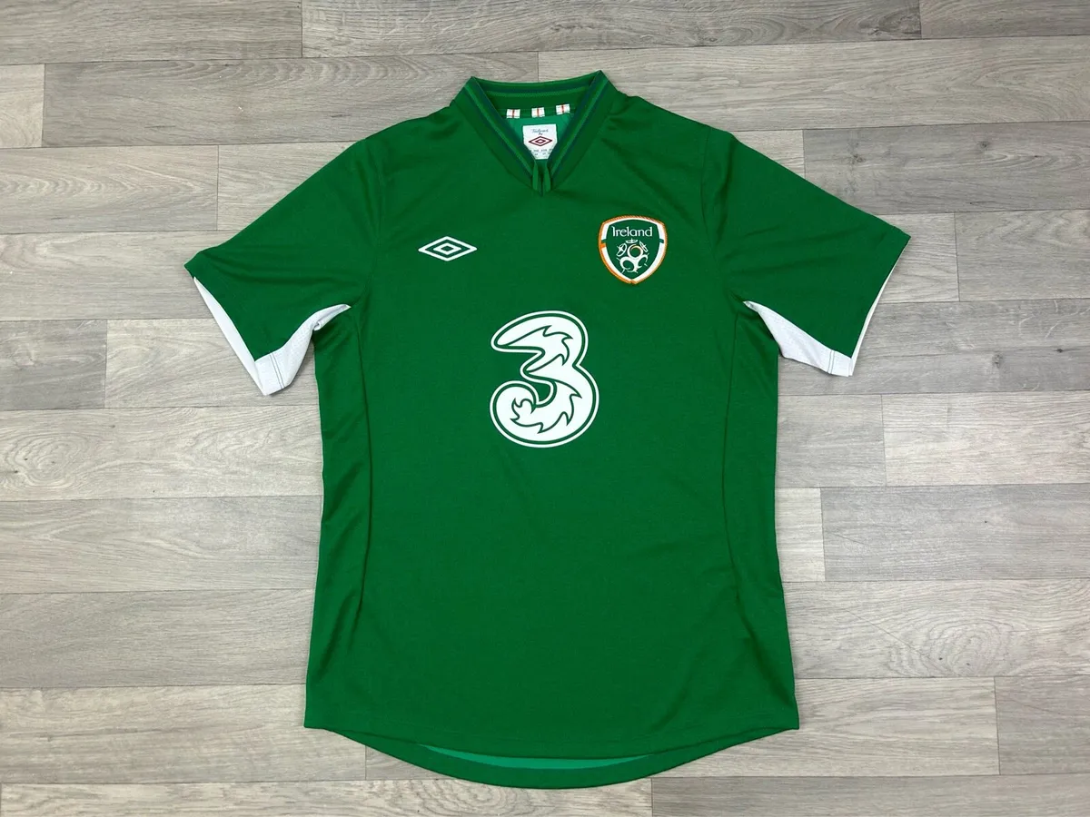 Umbro Ireland Home Jersey Shirt Mens Medium - Image 1