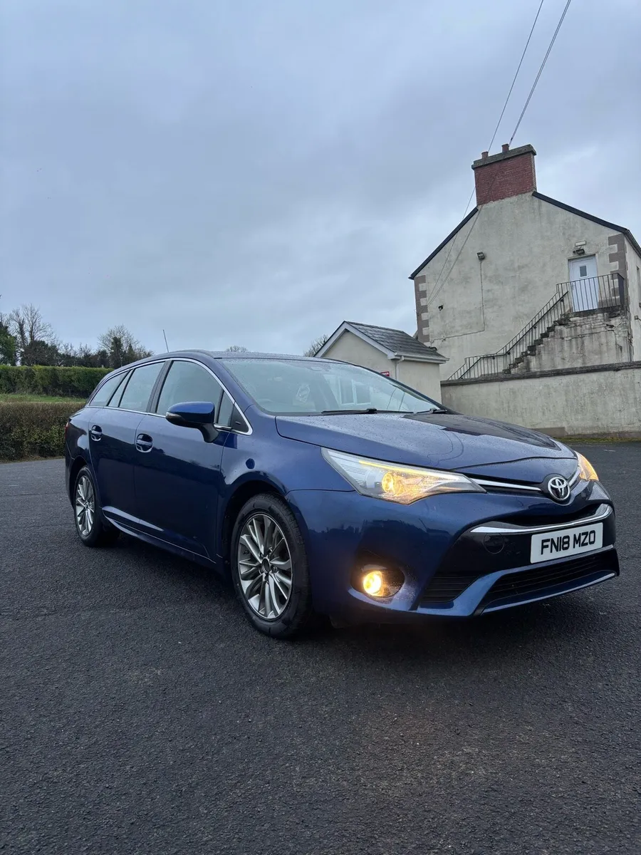 TOYOTA AVENSIS BUISNESS EDITION - Image 2