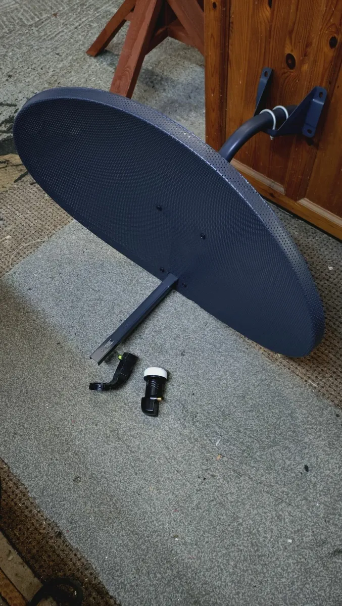 Satellite dish - Image 2